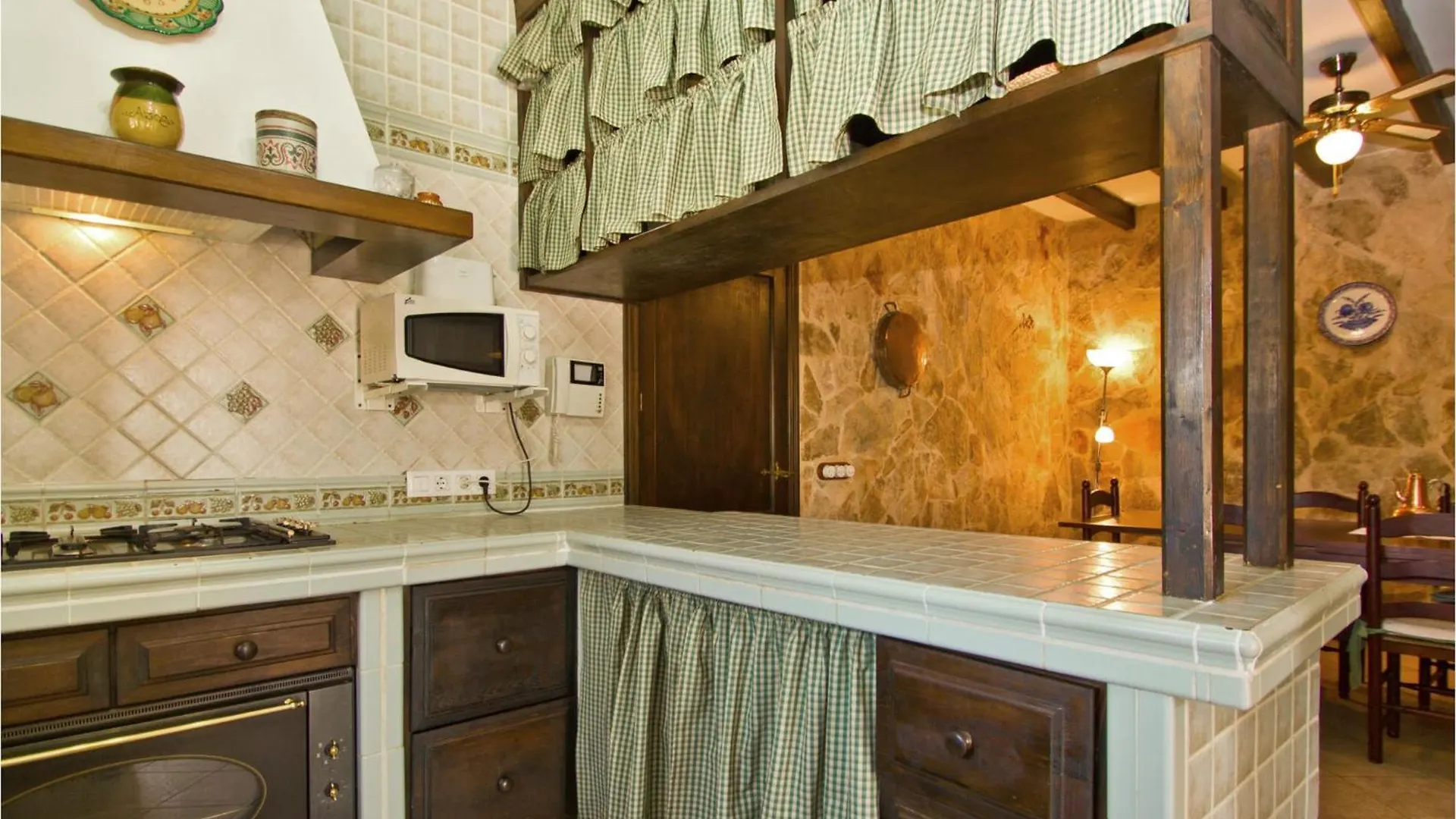 4 Bedroom Cozy Home In Marratxí