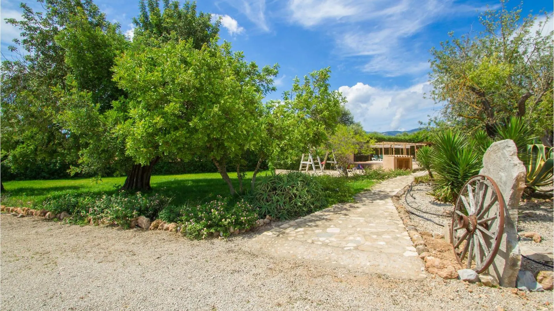 4 Bedroom Cozy Home In Marratxí 0*,