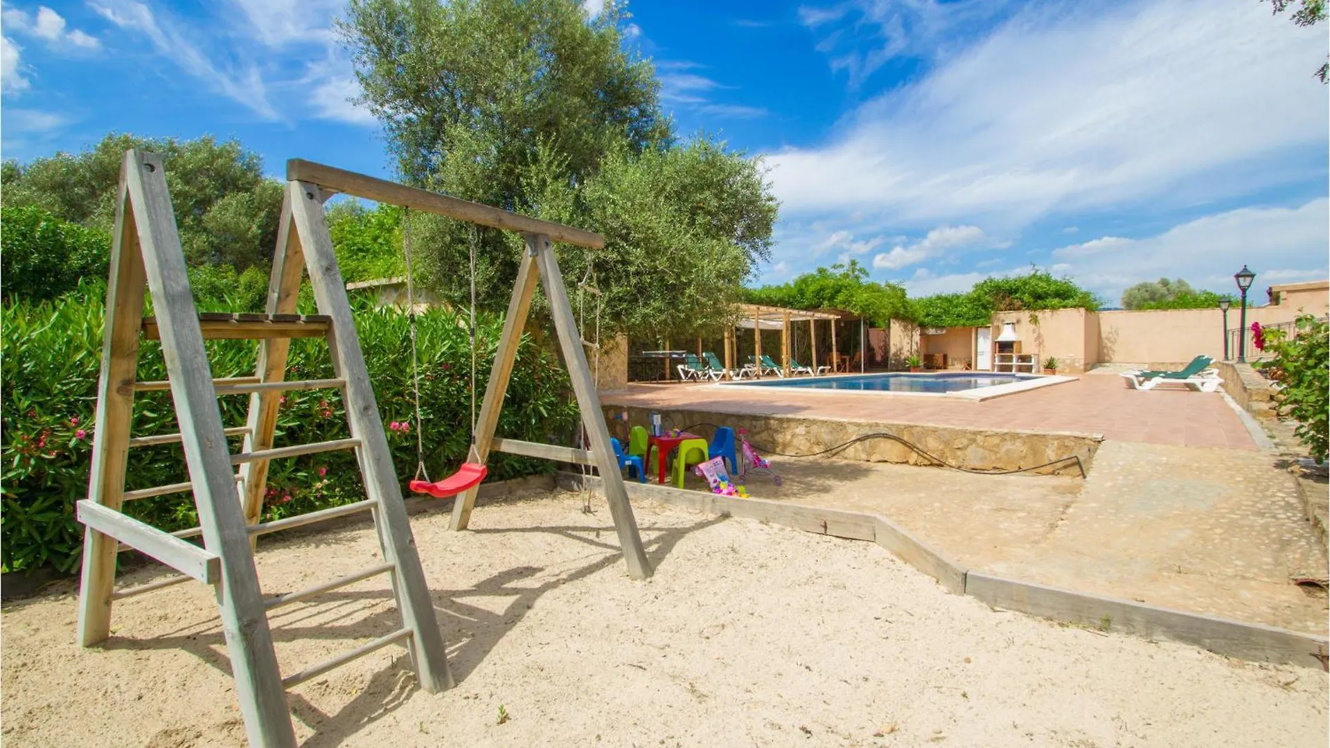 4 Bedroom Cozy Home In Marratxí Semesterbostad