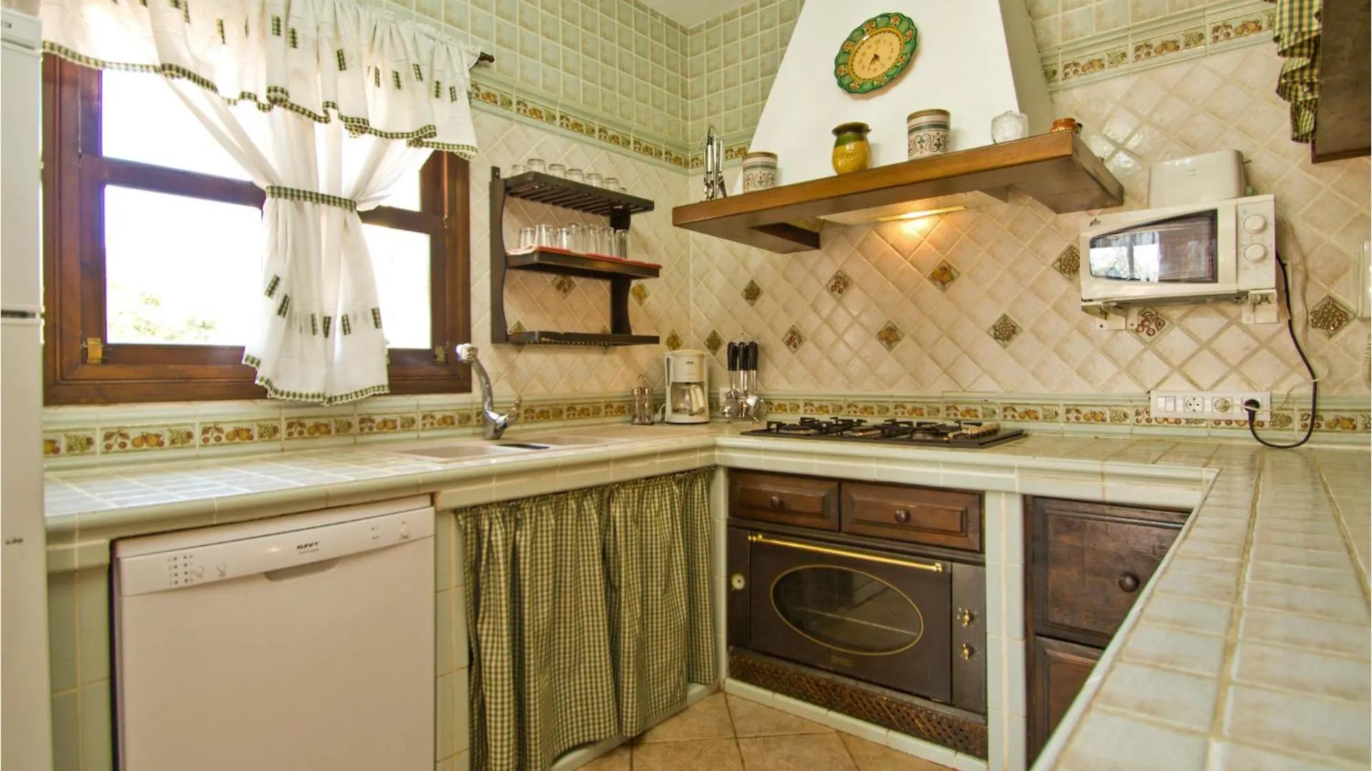 4 Bedroom Cozy Home In Marratxí بيت للعطل