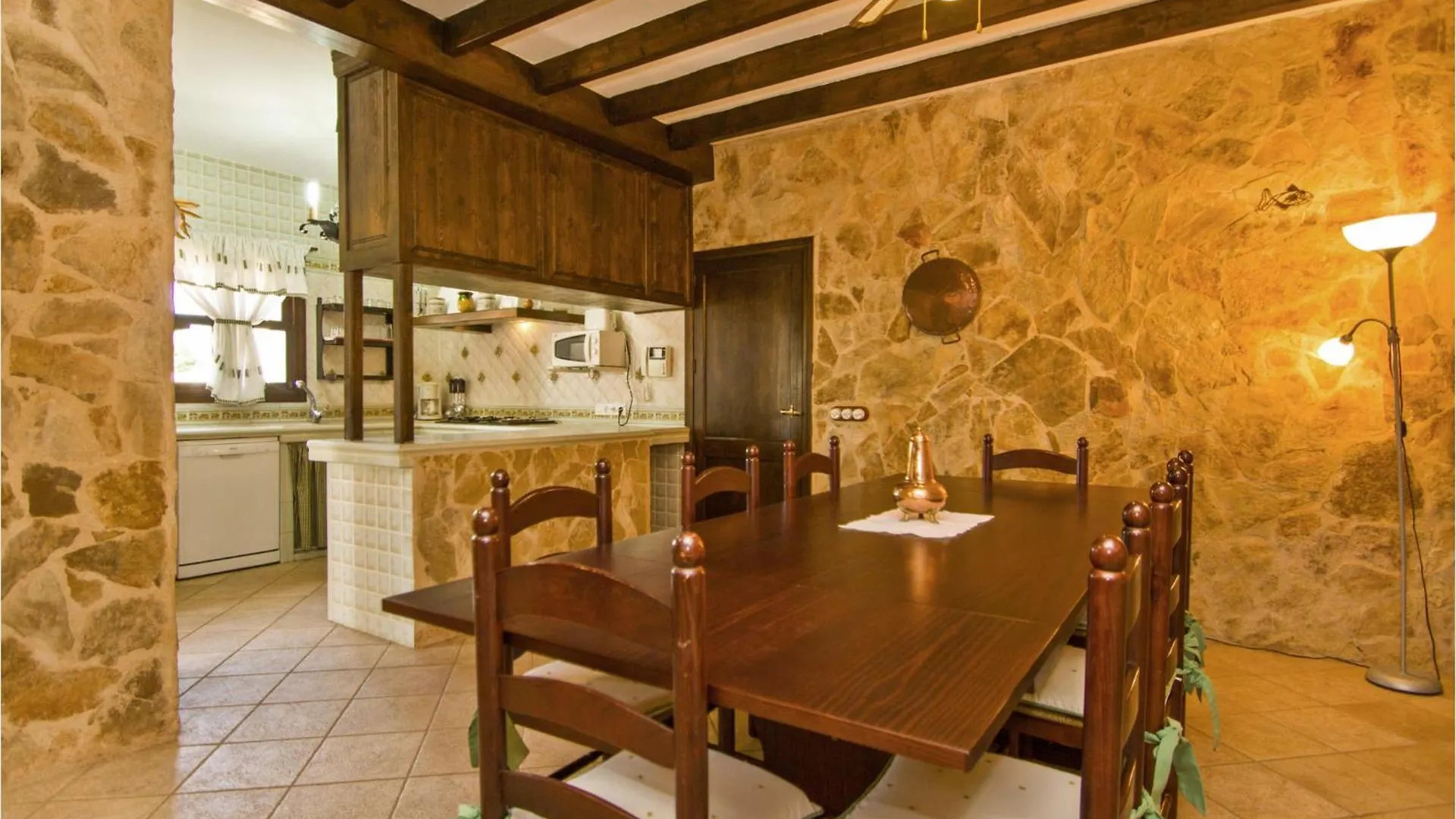 4 Bedroom Cozy Home In Marratxí بيت للعطل